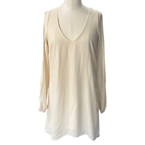 Tobi Breezy B Mini Dress Split Sleeve V
Neck Size Small New Tags Ivory Cream - Picture 2 of 9